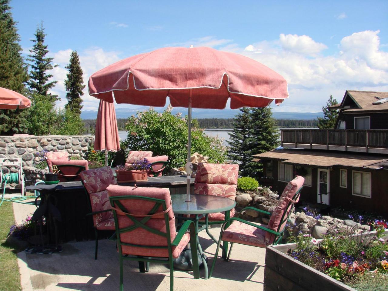 Eagle'S Nest Resort Anahim Lake Εξωτερικό φωτογραφία