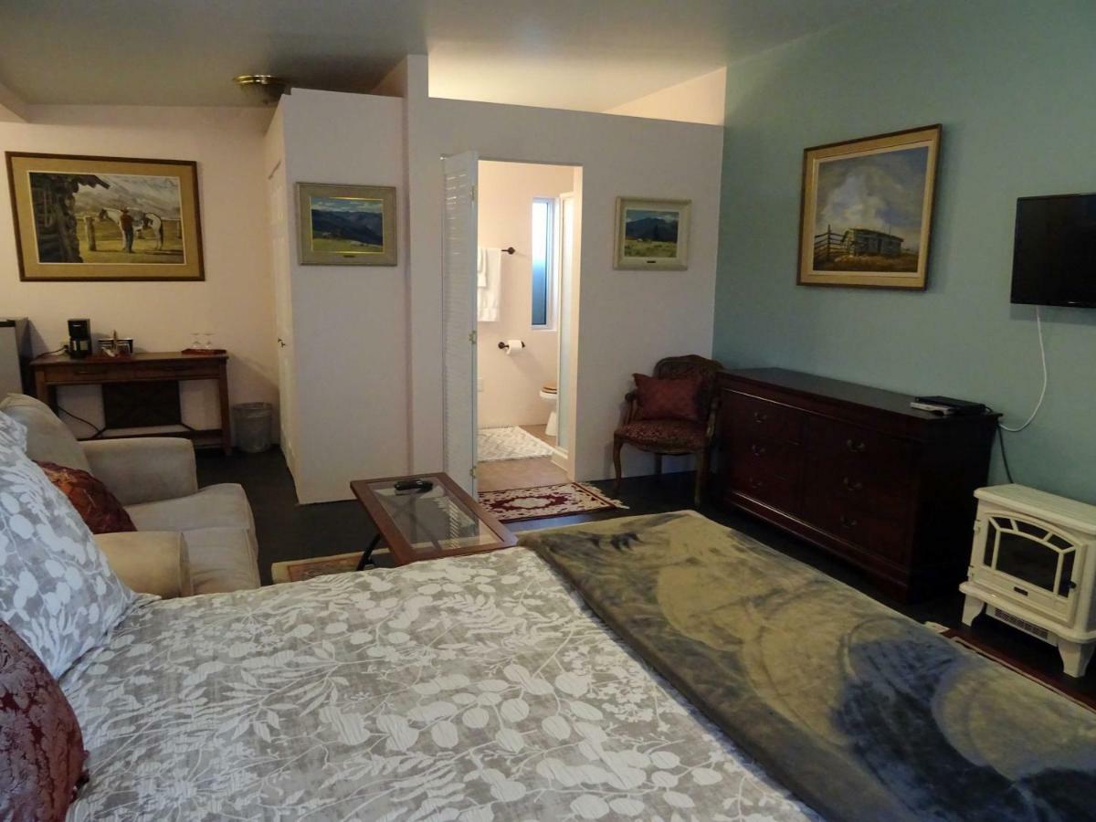 Eagle'S Nest Resort Anahim Lake Εξωτερικό φωτογραφία